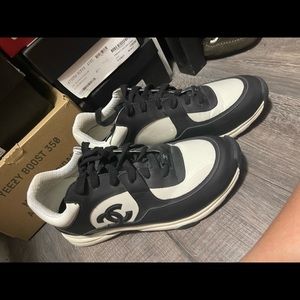 C Sneaker used couple of times US 10